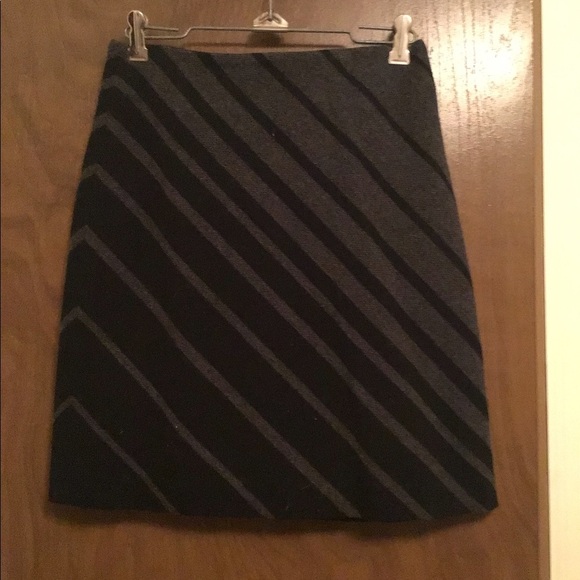 Black and gray wool skirt - Picture 1 of 6